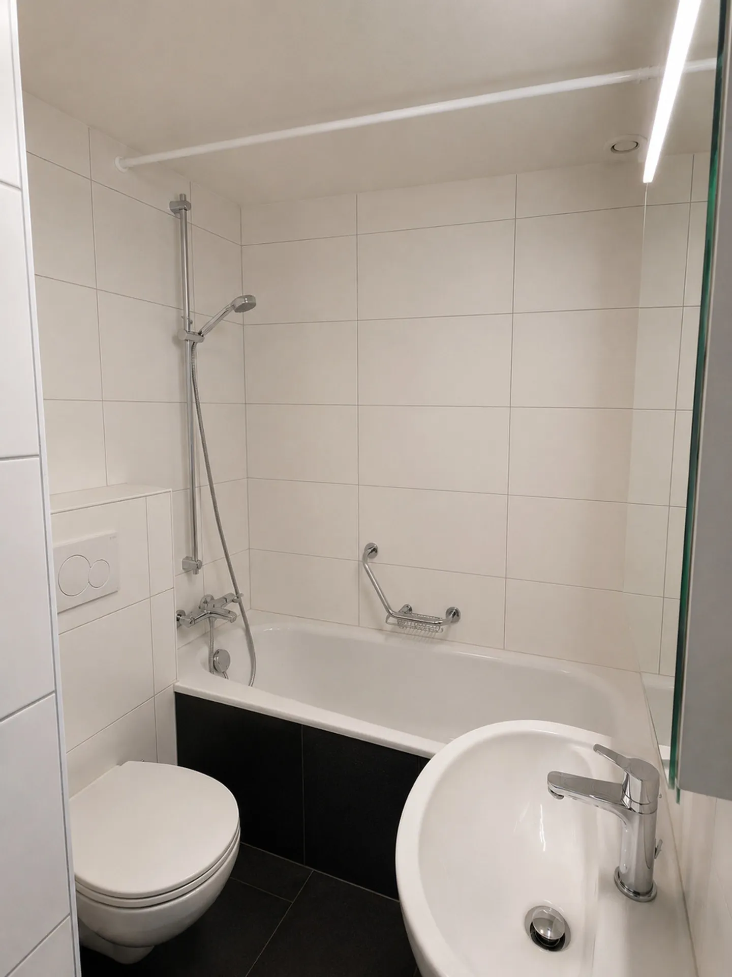 1 Zimmer im Obergeschoss in Renens - Foto 4 von 5