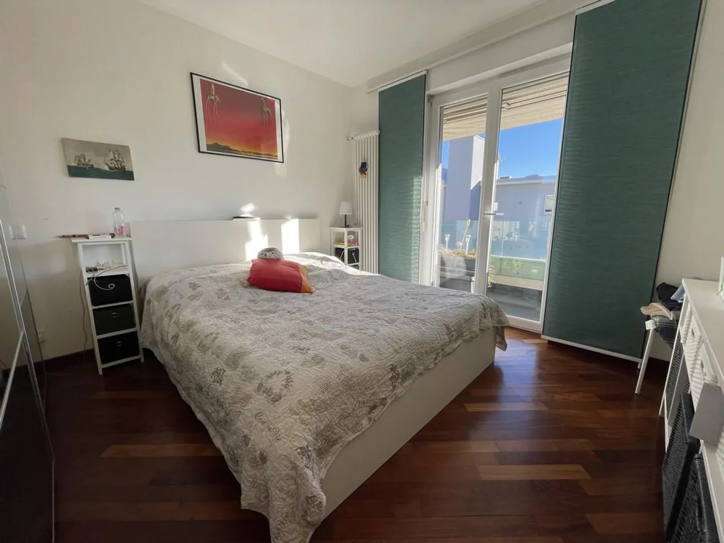 Spacious 2.5-room apartment with lake view and external parking - Photo 7 of 12