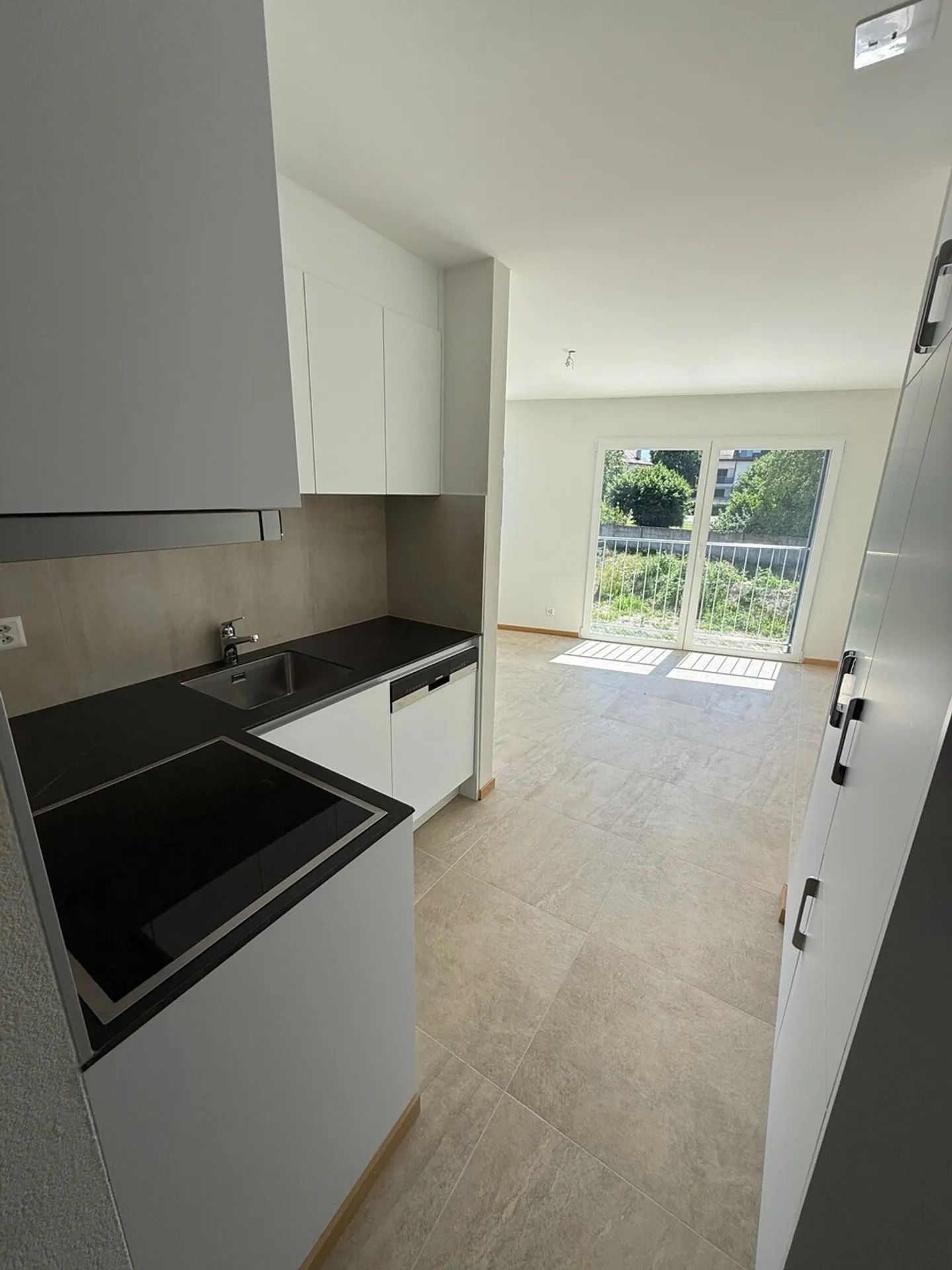 2.5-room and 3.5-room apartments - Route d'Orbe 20B - Mathod - Photo 3 of 9