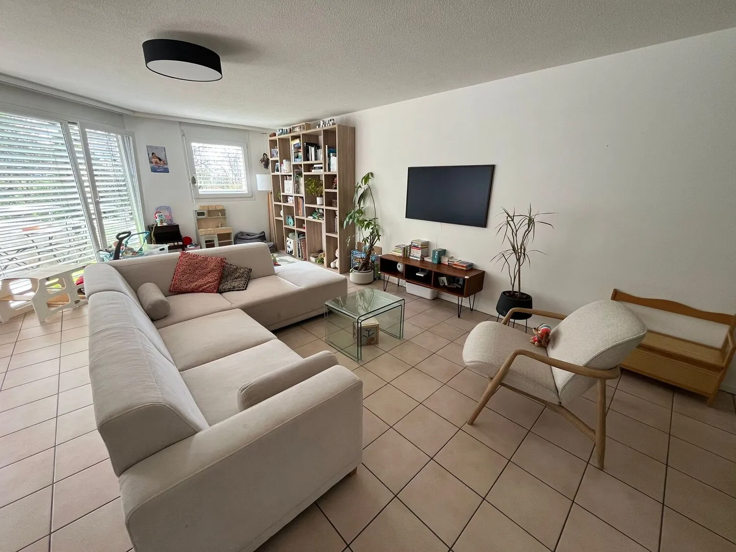Spacious 4.5 Room Apartment - Photo 1 of 9