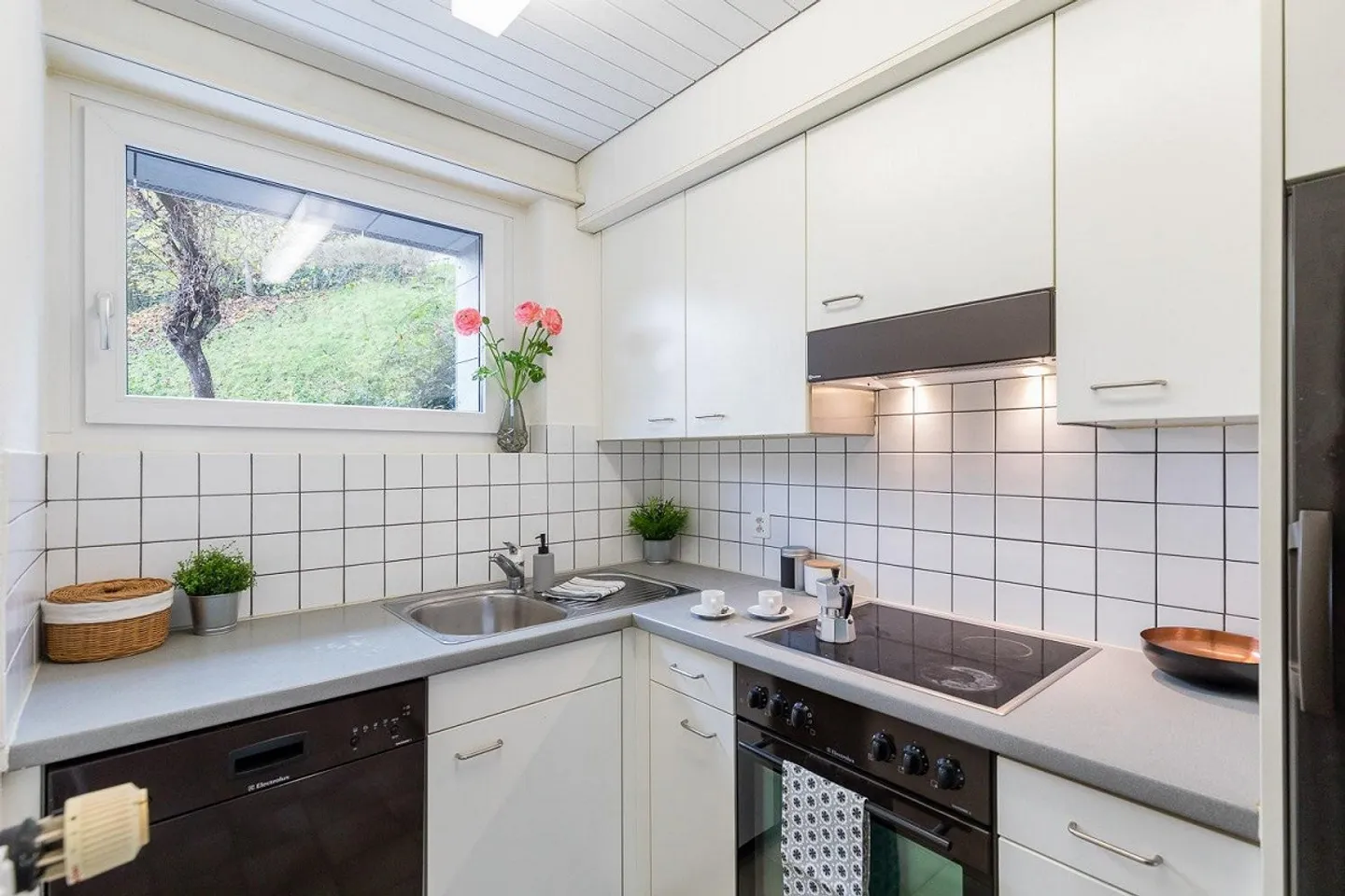 Appartamento spazioso e luminoso con giardino d'inverno - Foto 4 di 9