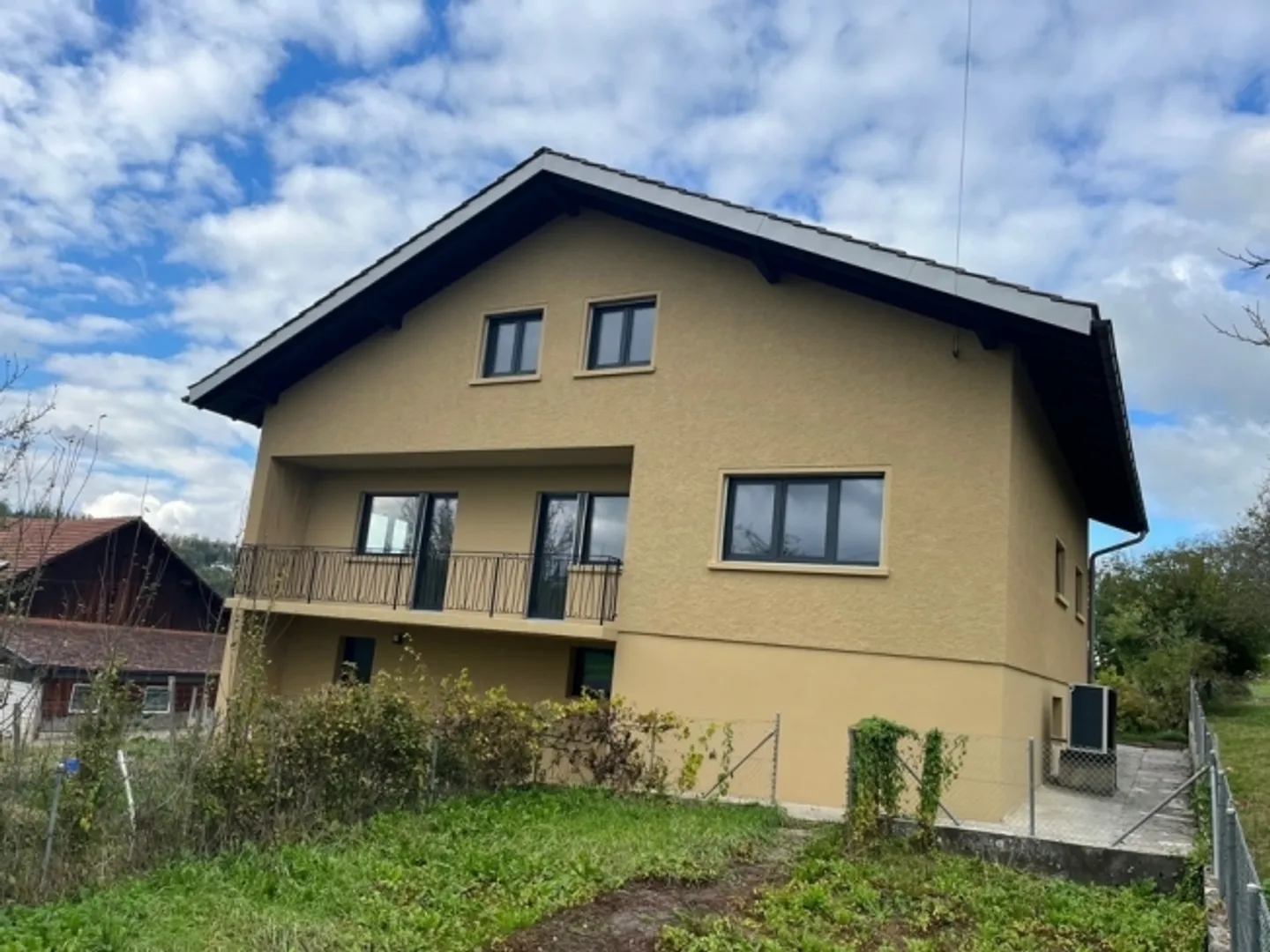 Quartiere tranquillo, vicino alla natura per questa casa ristrutturata - Foto 3 di 13