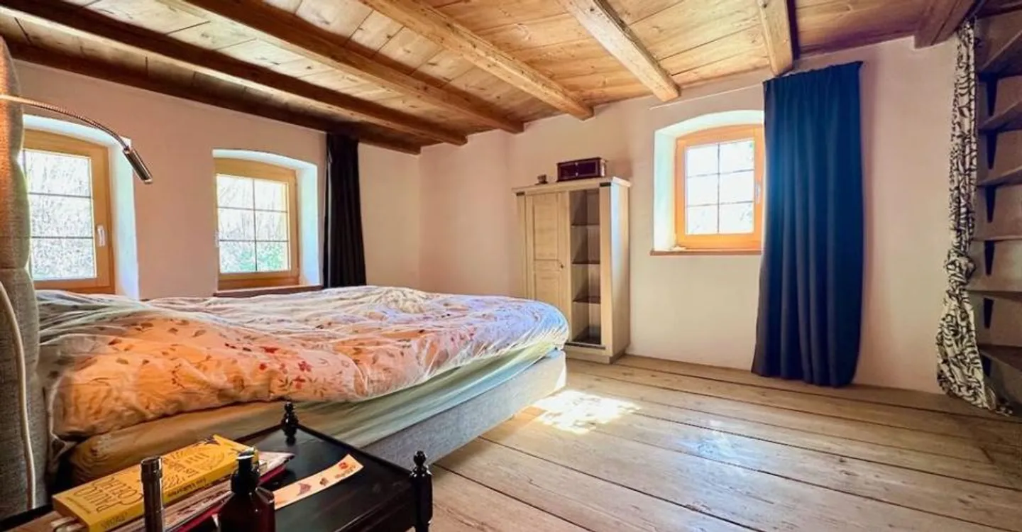 Charming Renovated Farmhouse - Photo 4 of 8