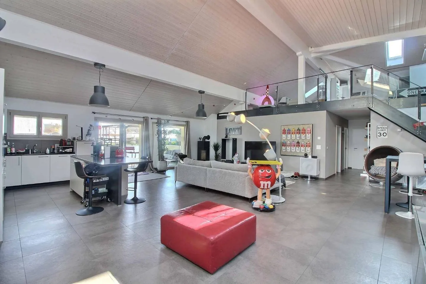 Extraordinary 6.5-Room Apartment (Loft Style) - Noble Materials and Volume - Photo 1 of 11