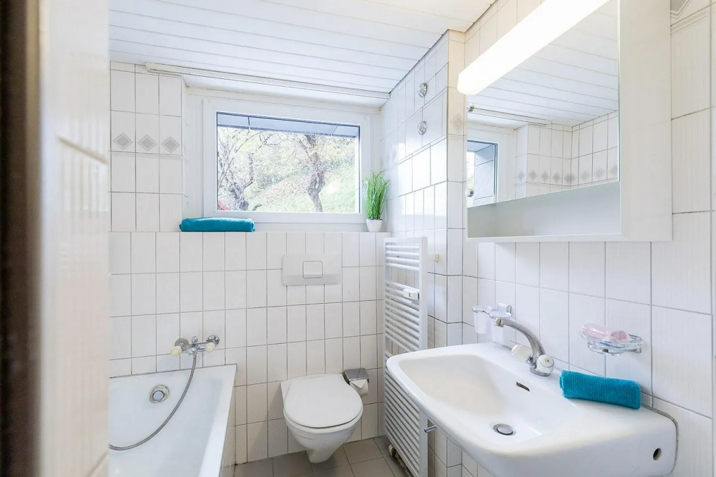 Appartamento spazioso e luminoso con giardino d'inverno - Foto 6 di 9