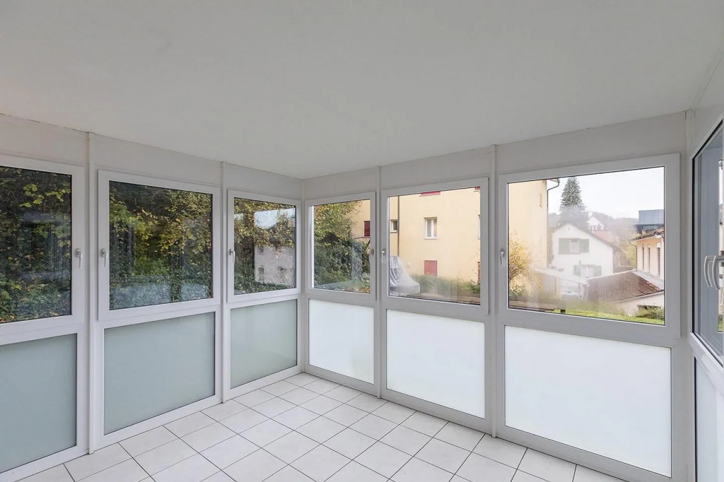 Appartamento spazioso e luminoso con giardino d'inverno - Foto 7 di 9