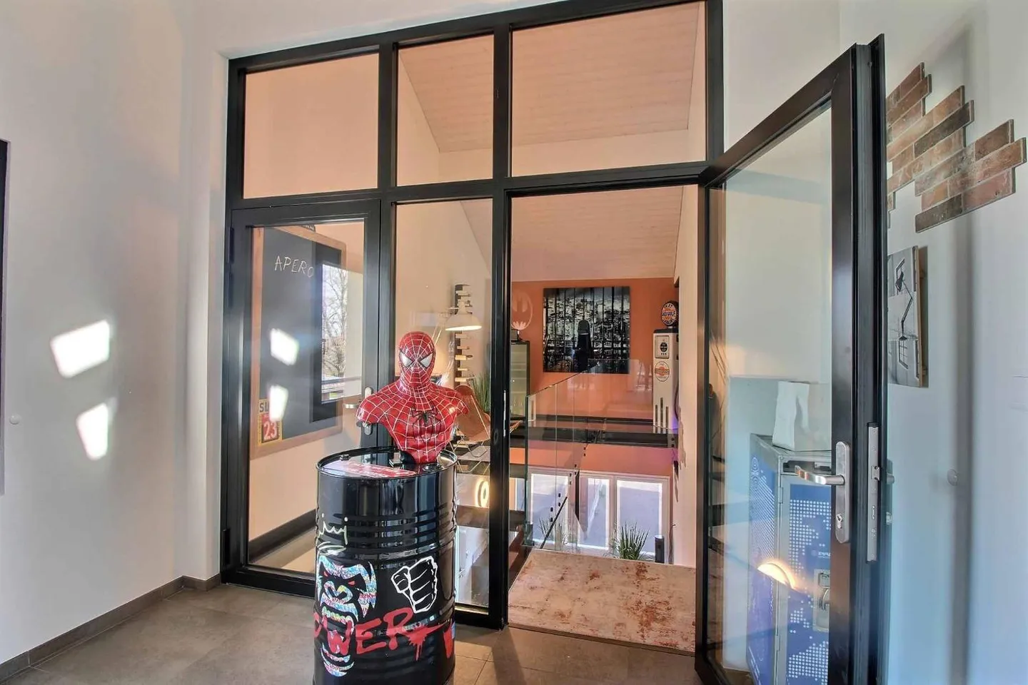 Extraordinary 6.5-Room Apartment (Loft Style) - Noble Materials and Volume - Photo 9 of 11