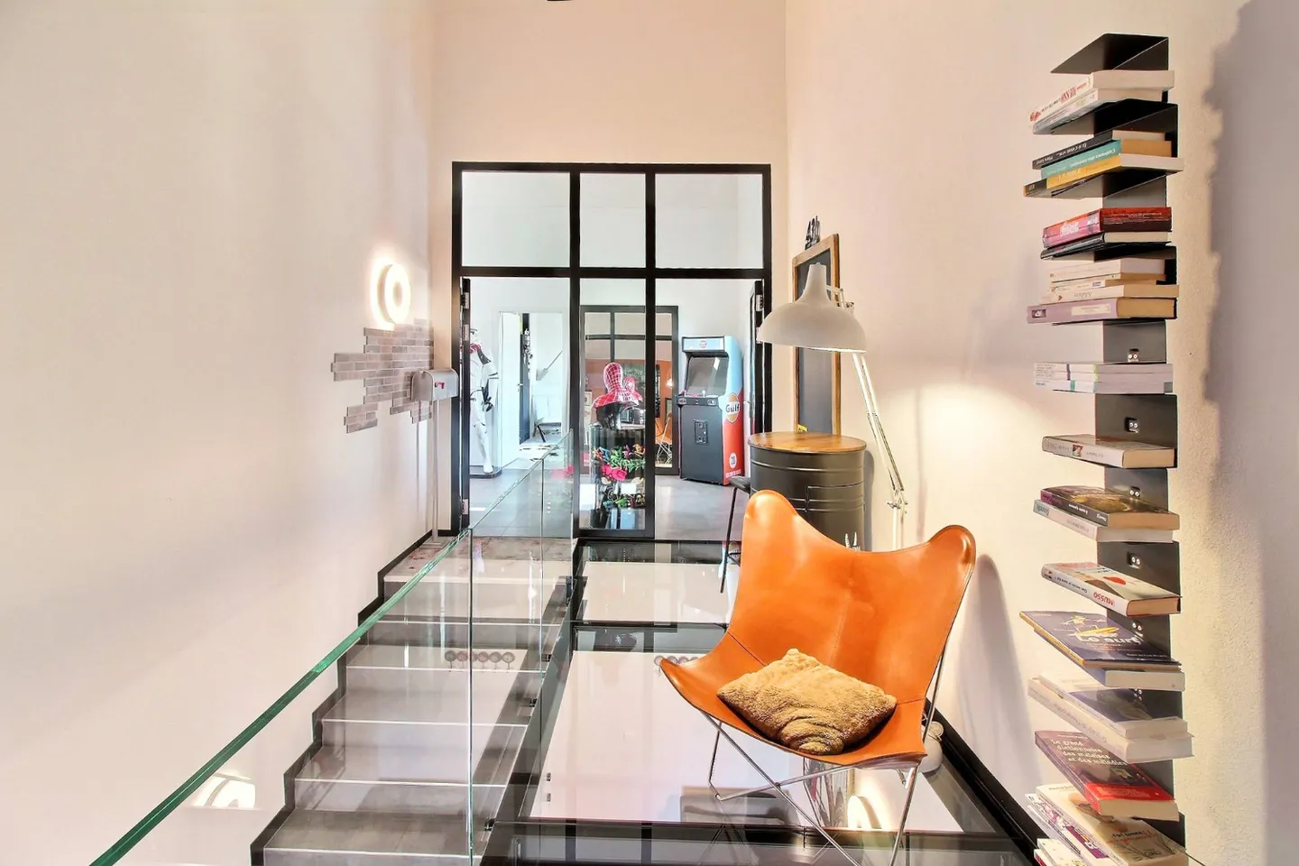 Extraordinary 6.5-Room Apartment (Loft Style) - Noble Materials and Volume - Photo 10 of 11