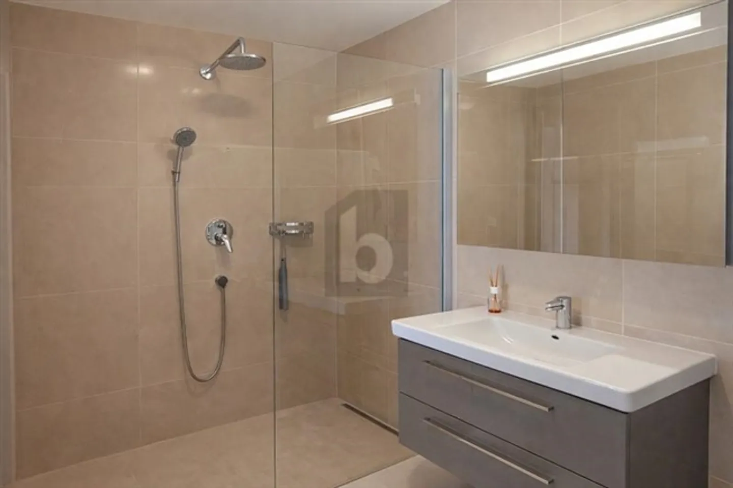 Attique Moderne avec Vue Imprenable - Photo 5 sur 6