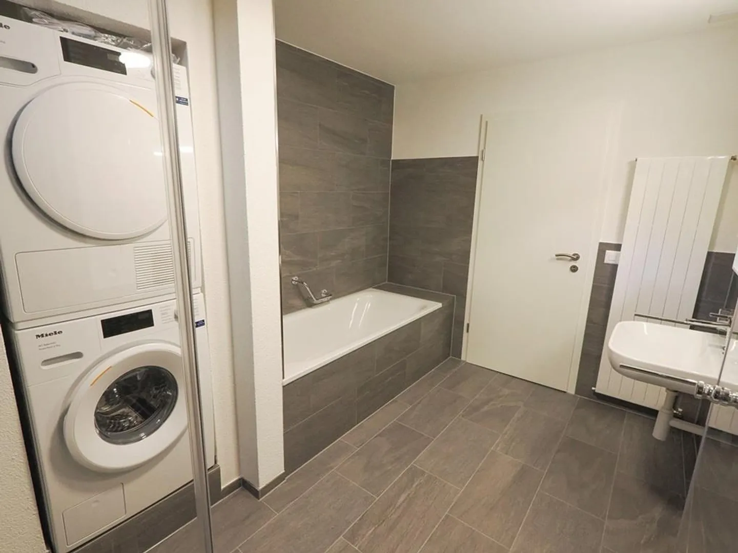 Appartamento duplex 5.5 stanze al 1° e 2° piano nel centro di Langenthal - Foto 9 di 10