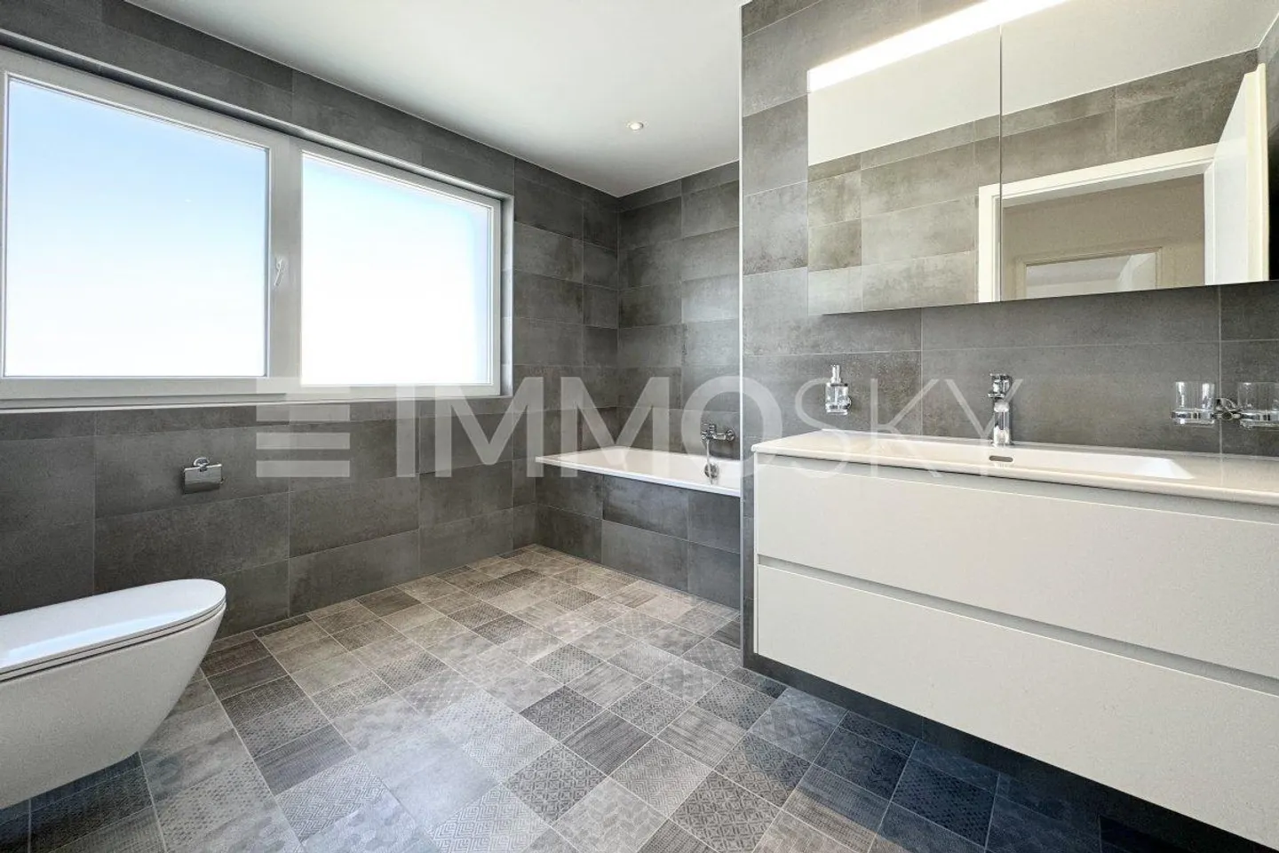 Magnifique Villa avec Entrée Séparée - Photo 4 sur 5