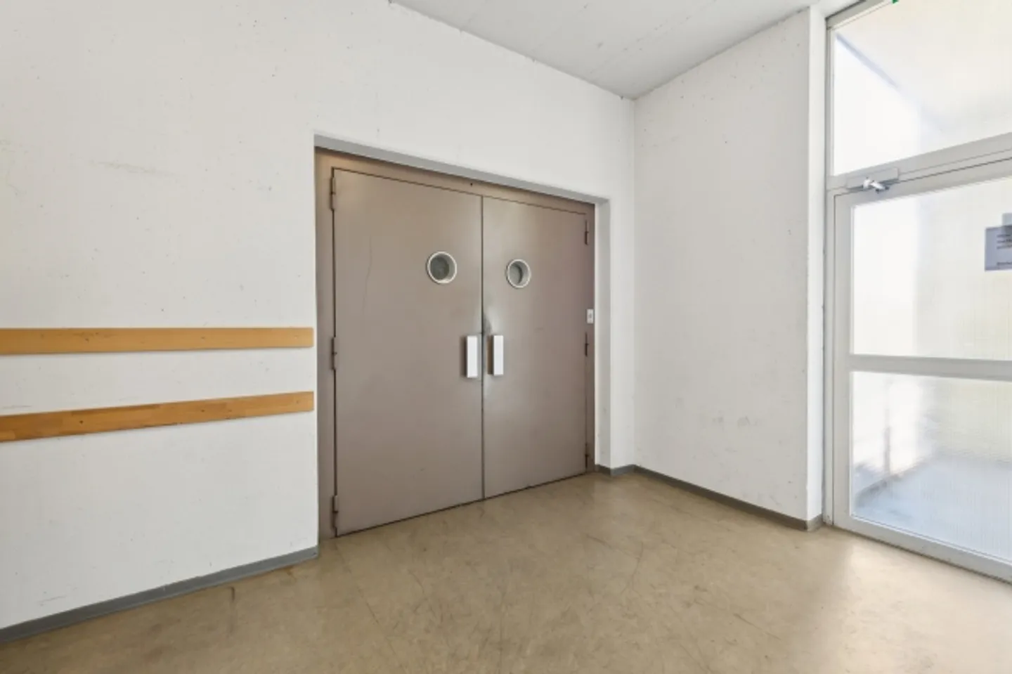 Bright office space (Open space) for rent - Photo 4 of 8