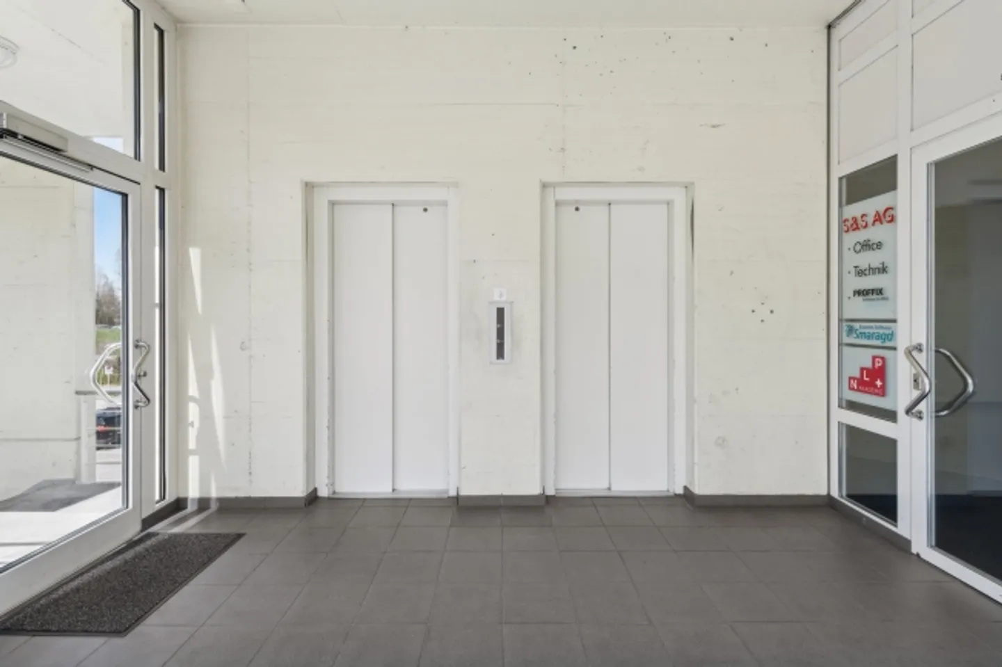 Bright office space (Open space) for rent - Photo 5 of 8