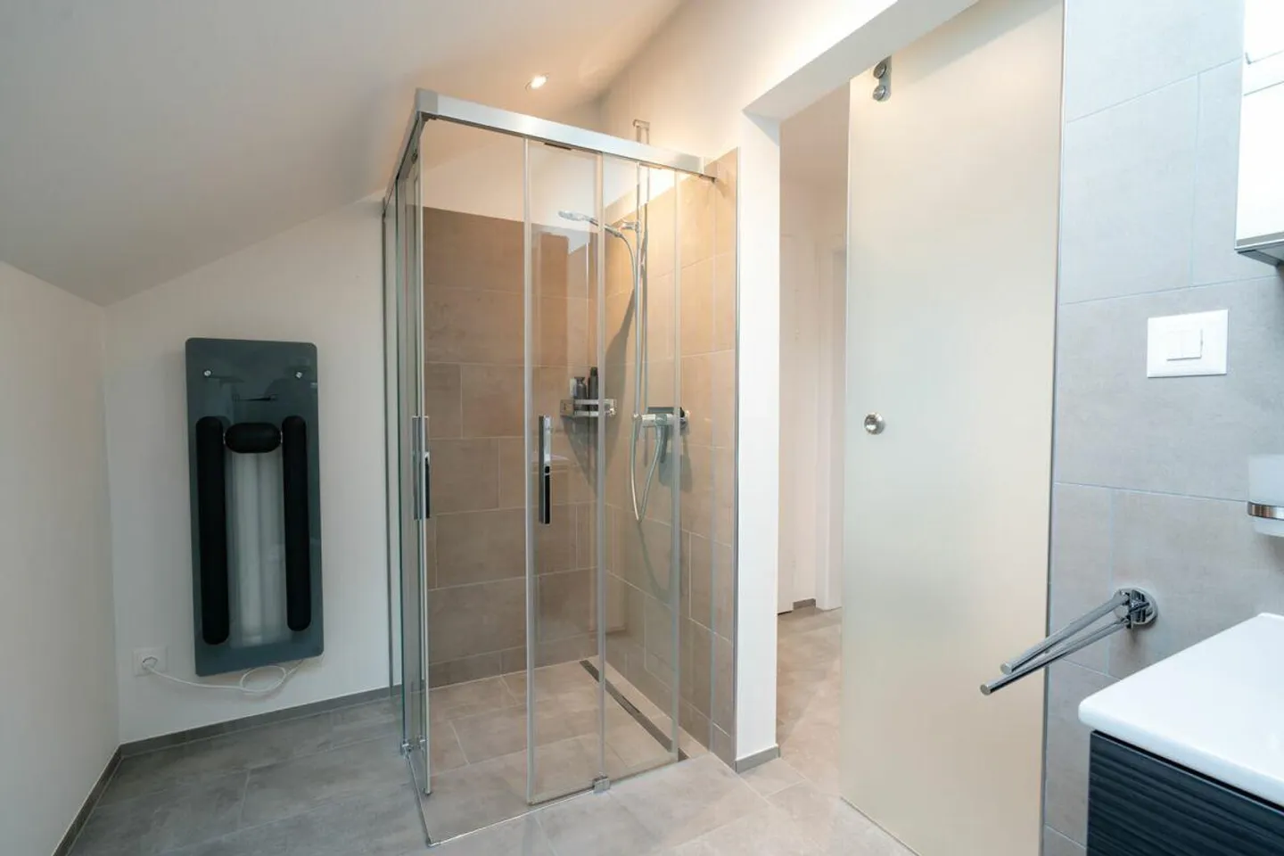 Freshly Renovated Living Comfort - Photo 4 of 9