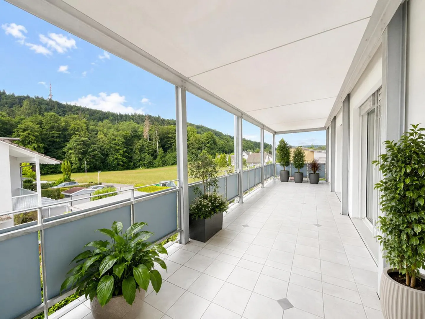 Bright condominium near school and Cholfirst in Feuerthalen ... - Photo 1 of 19
