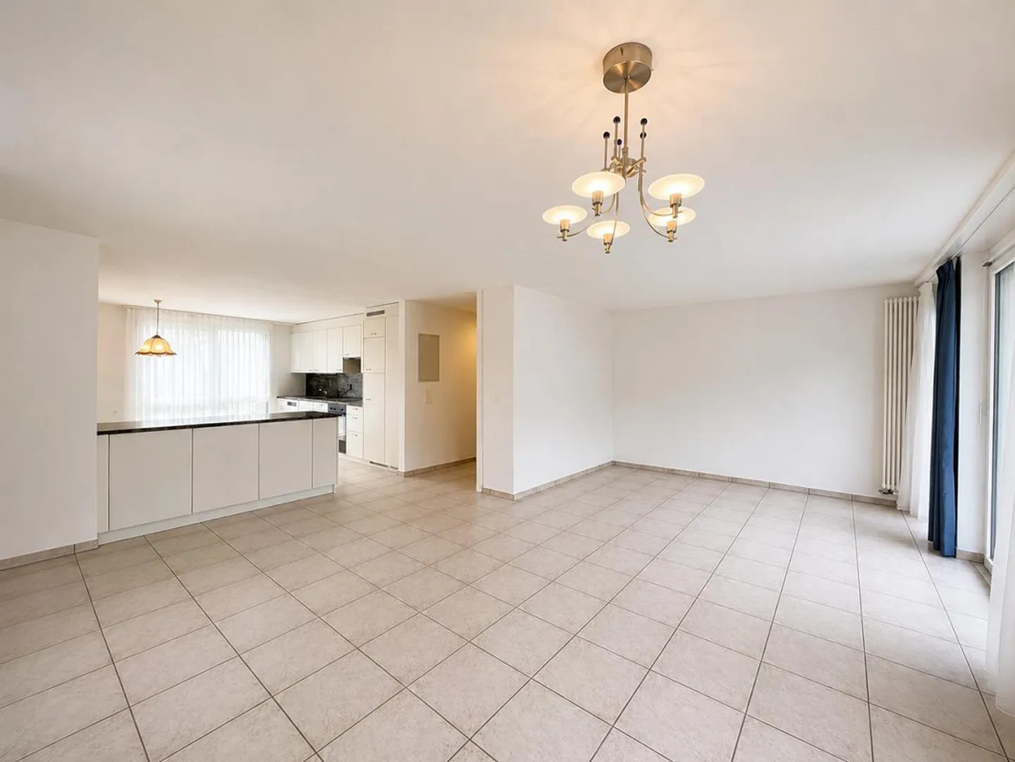 Bright condominium near school and Cholfirst in Feuerthalen ... - Photo 2 of 19