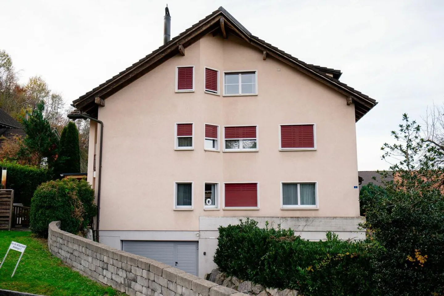 Freshly Renovated Living Comfort - Photo 9 of 9