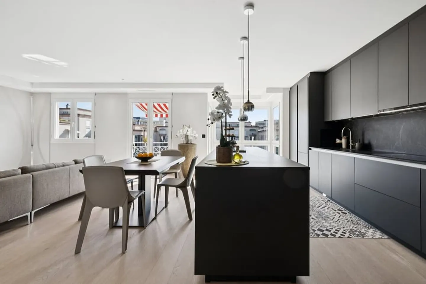 Splendido appartamento ristrutturato 3,5p a Nyon - Foto 5 di 13