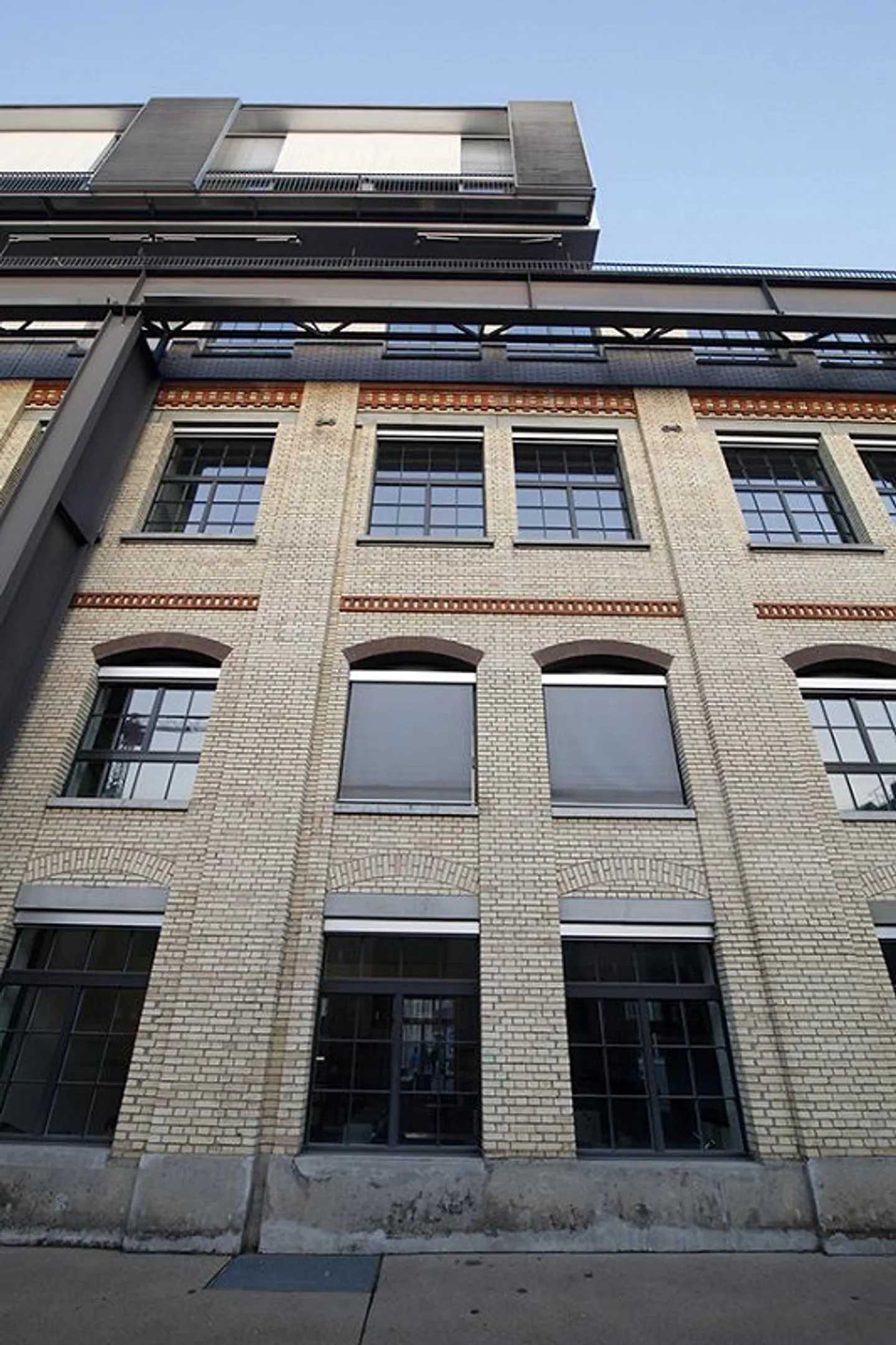 Modernes Apartment mit einzigartigem Grundriss - Foto 2 von 9