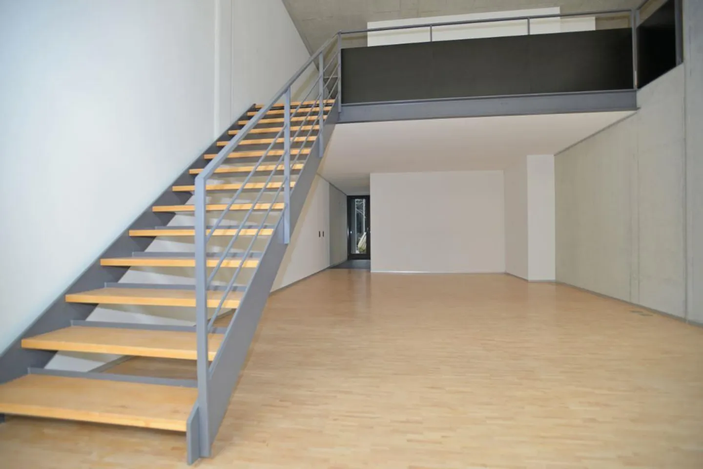 Modernes Apartment mit einzigartigem Grundriss - Foto 3 von 9