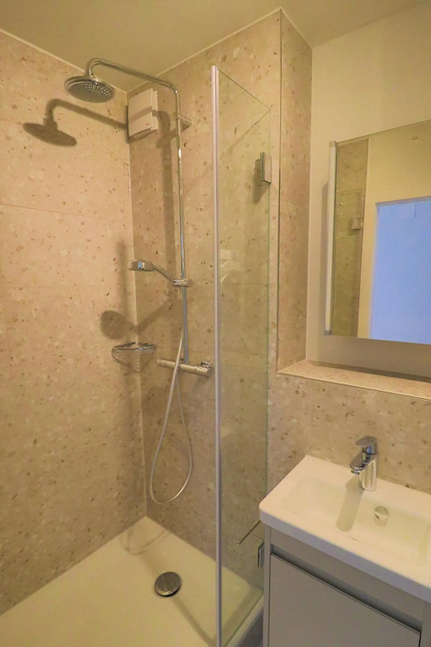 Appartamento luminoso a Steinhausen - Foto 8 di 15