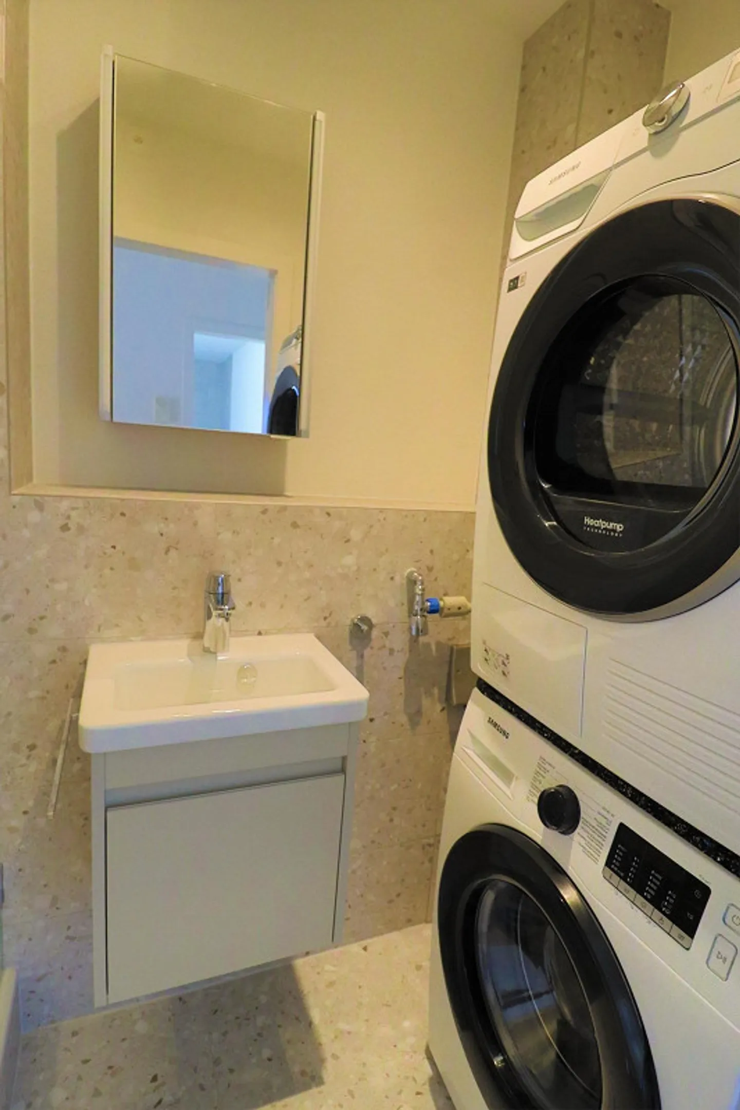 Appartamento luminoso a Steinhausen - Foto 10 di 15