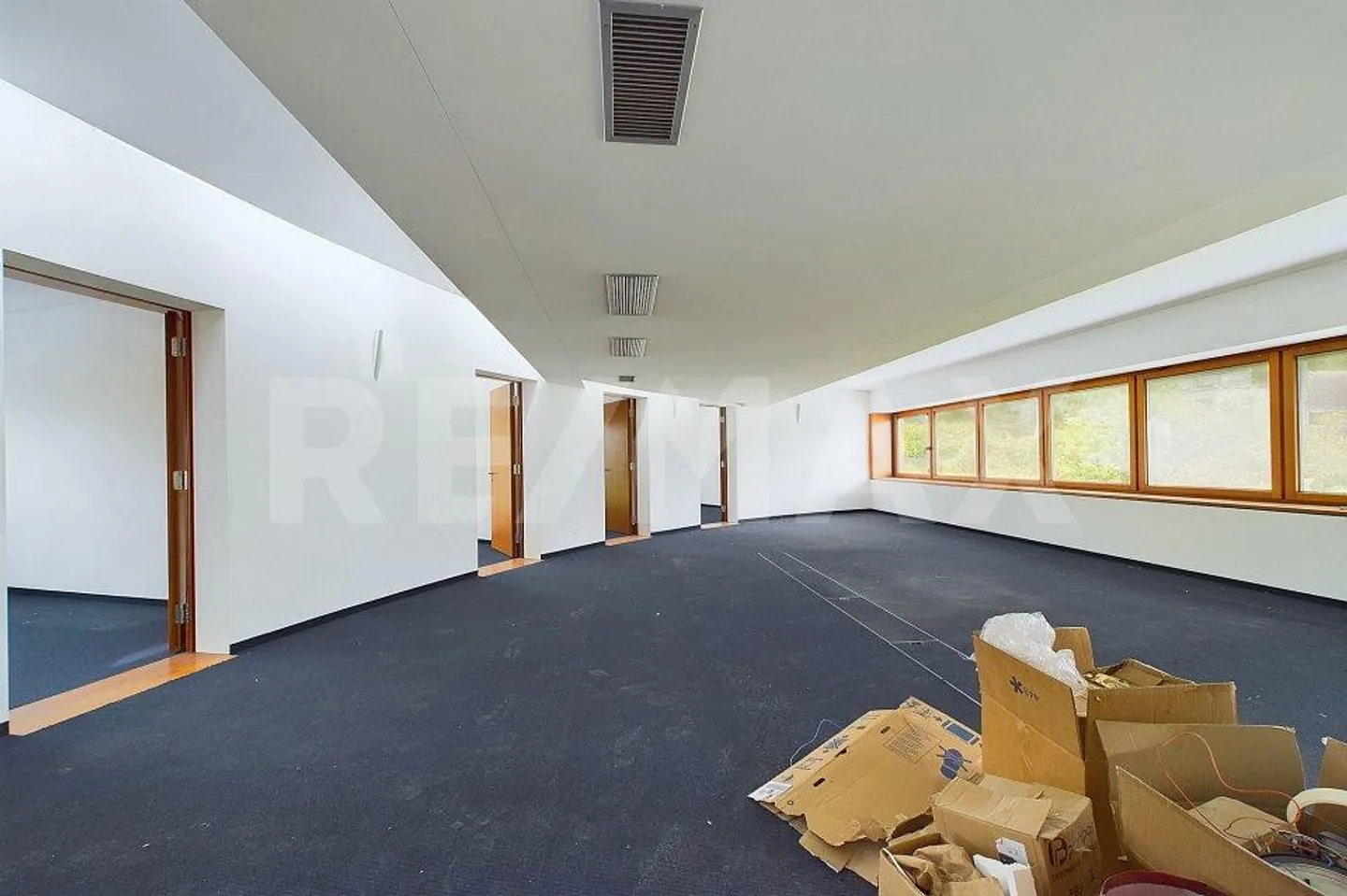 Appartamento moderno ed elegante di 4½ locali a Comano - Foto 3 di 13