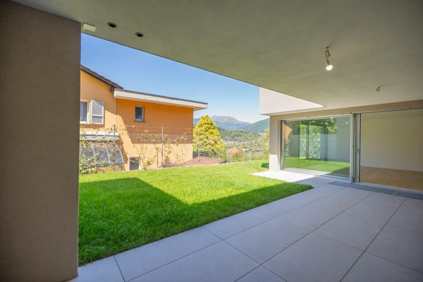 High-Modern Design Villas in Cadro - Photo 6 of 25