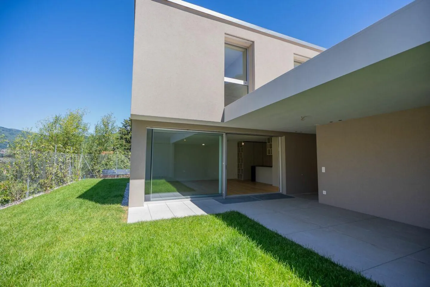 High-Modern Design Villas in Cadro - Photo 2 of 25