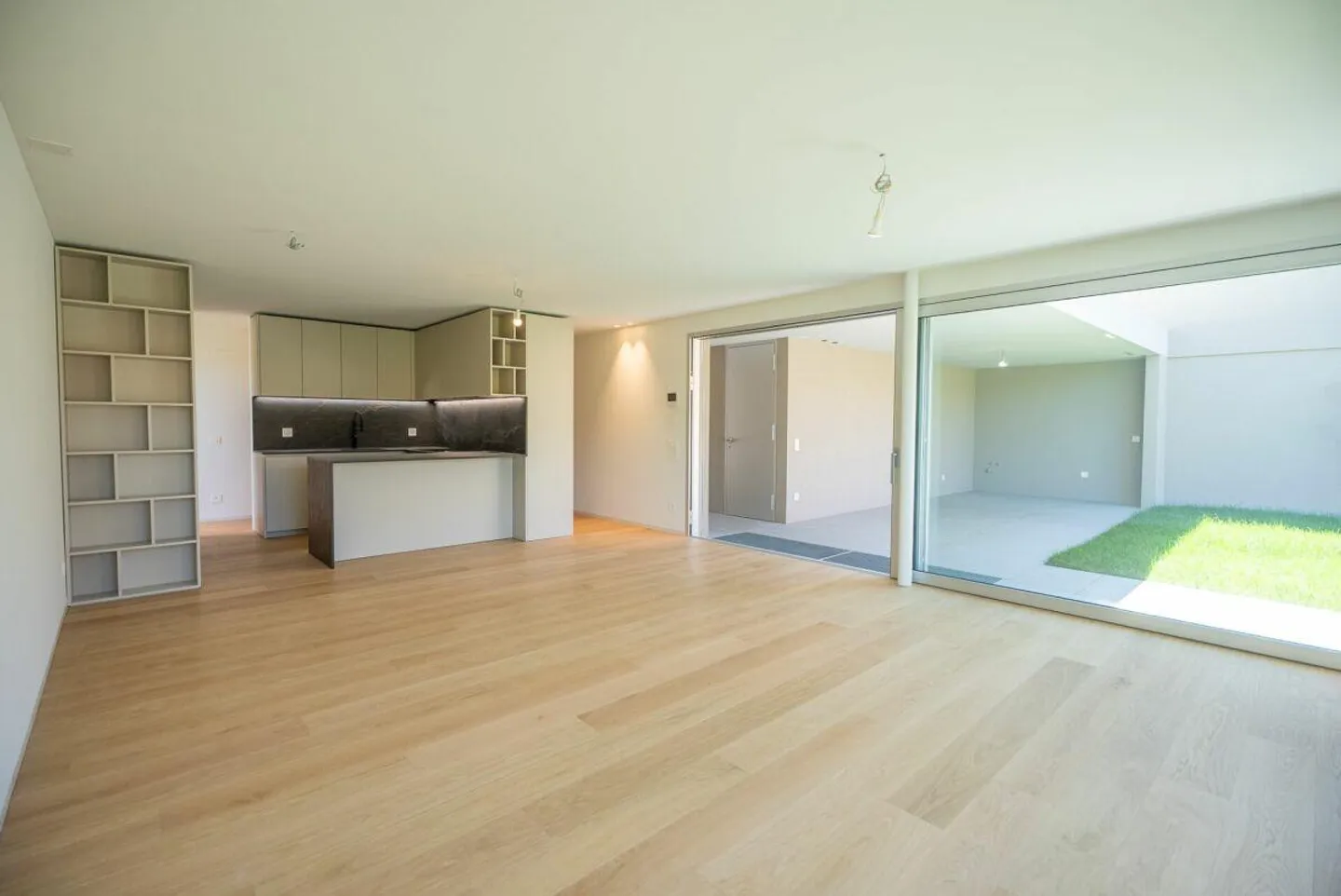 High-Modern Design Villas in Cadro - Photo 10 of 25