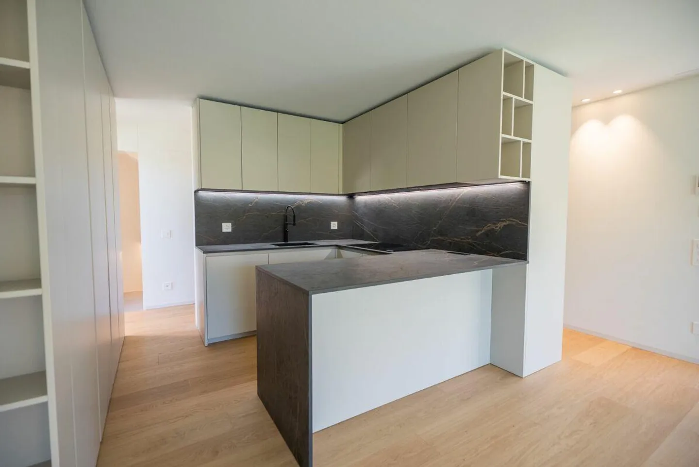 High-Modern Design Villas in Cadro - Photo 11 of 25