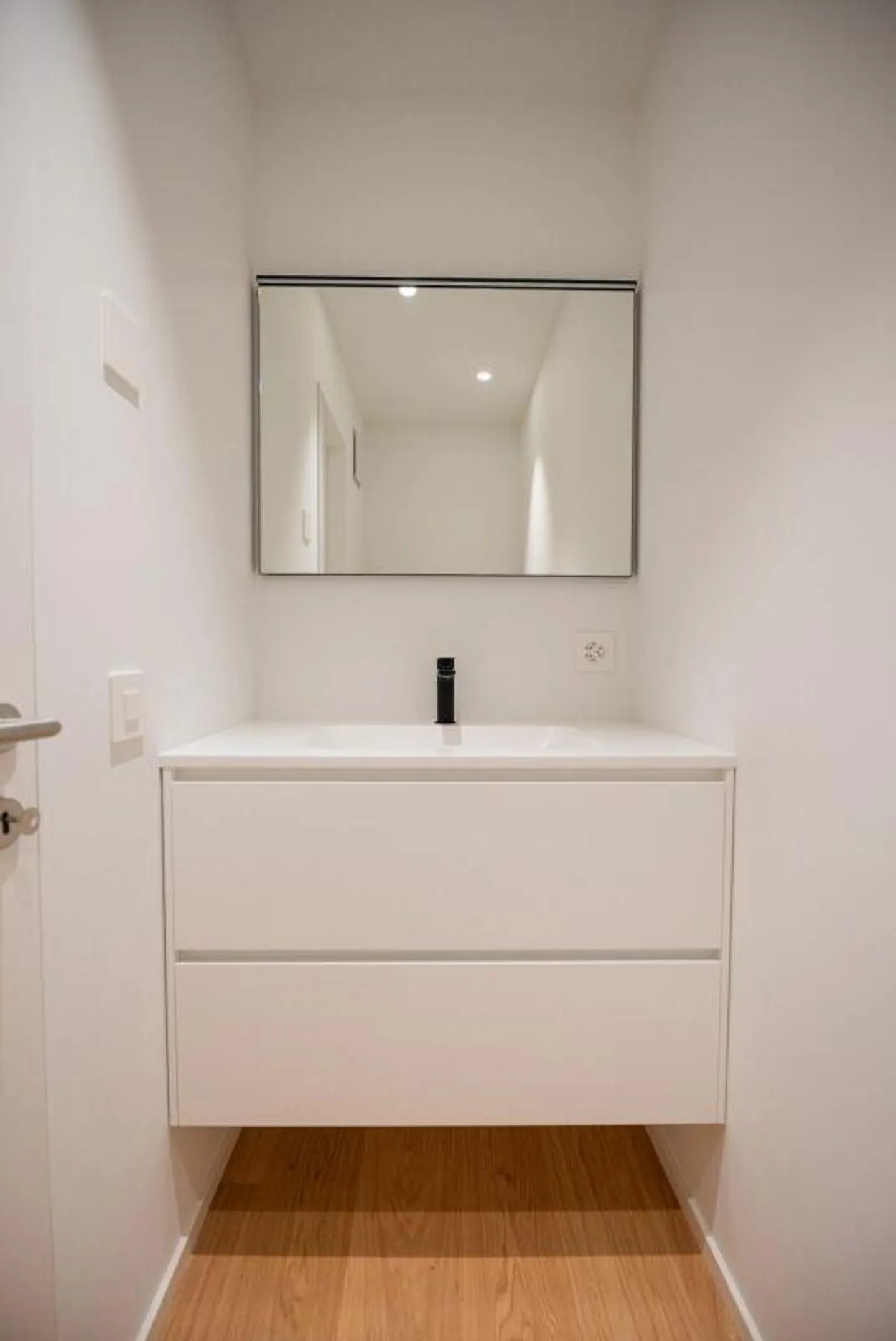 High-Modern Design Villas in Cadro - Photo 15 of 25