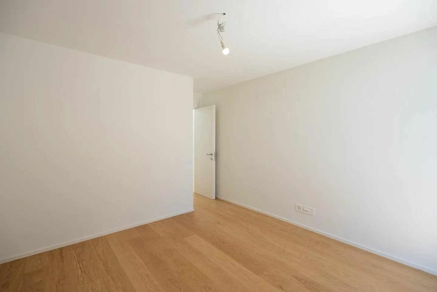 High-Modern Design Villas in Cadro - Photo 17 of 25