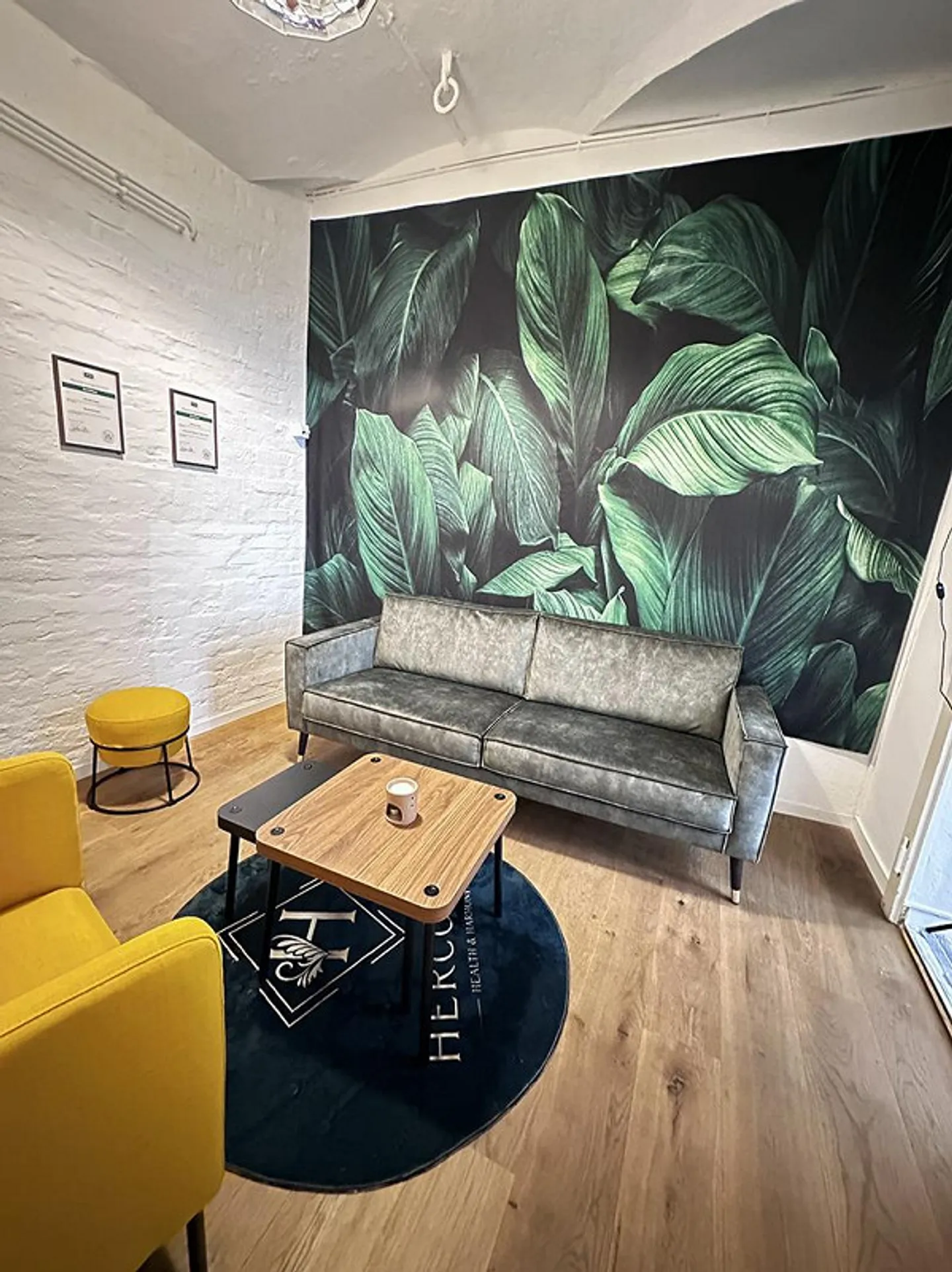 Charming Commercial Space - Photo 4 of 7