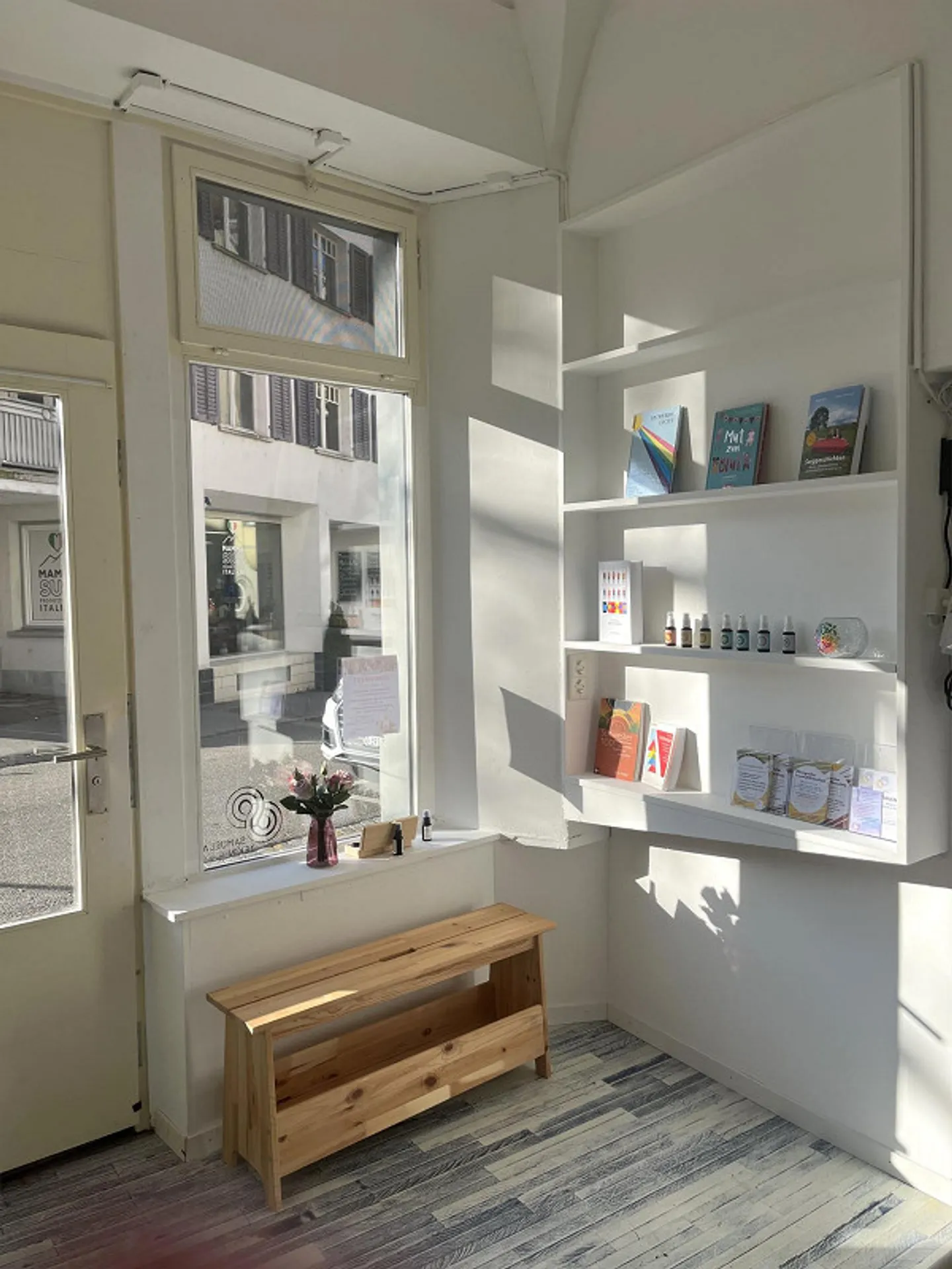 Charming Commercial Space - Photo 6 of 7
