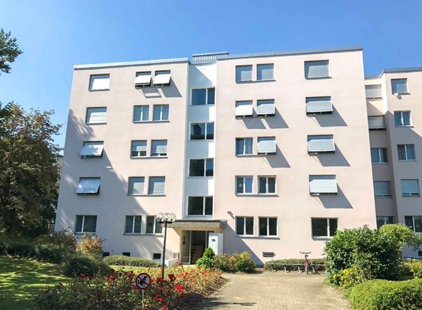 Moderne 4-Zimmer-Wohnung mit Balkon - Foto 1 von 7
