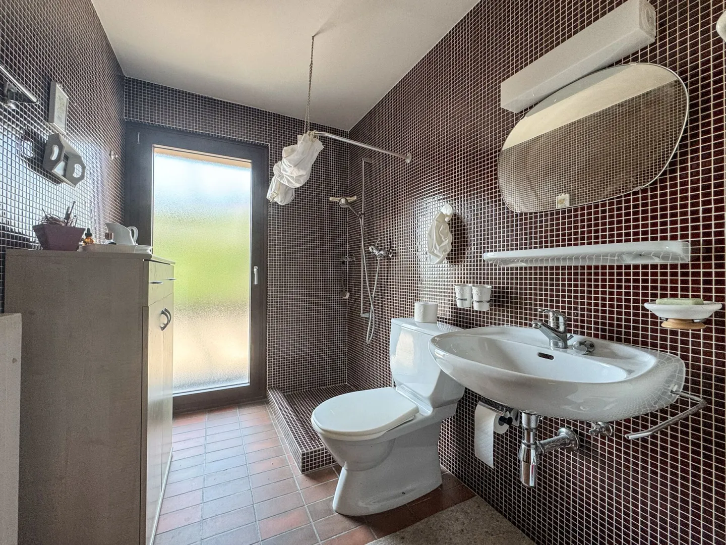 Einfamilienhaus mit 5,5 Zimmern + Studio mit Blick auf den See und die Dents-du-Midi - Foto 13 von 20