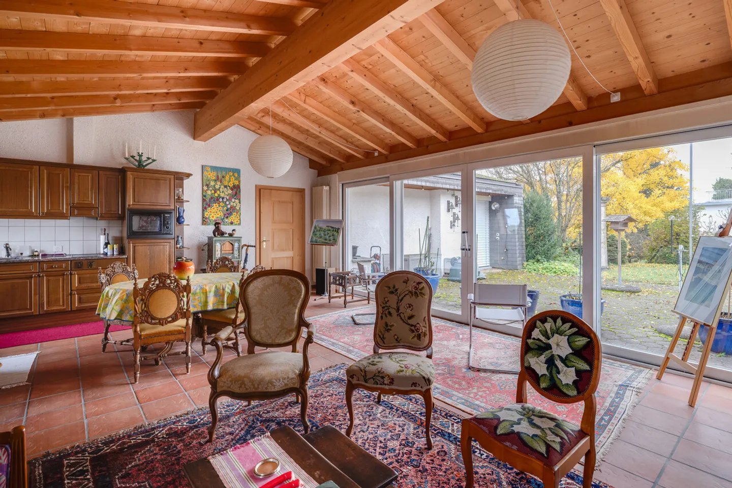 5.5-room single-family house with a separate apartment or building land over 2096m²! - Photo 6 of 19