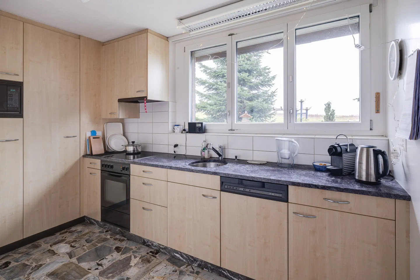 5.5-room single-family house with a separate apartment or building land over 2096m²! - Photo 8 of 19