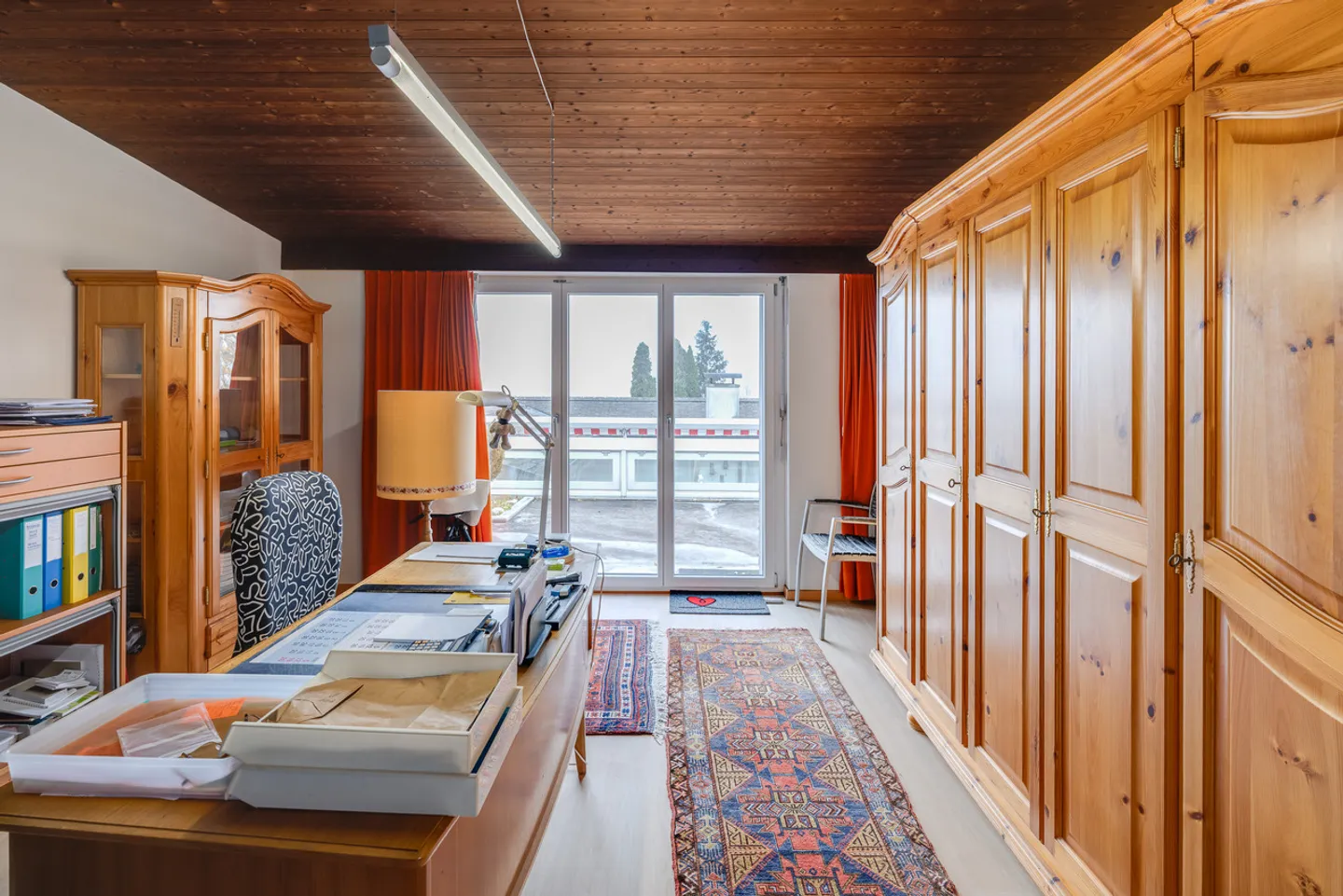 5.5-room single-family house with a separate apartment or building land over 2096m²! - Photo 9 of 19