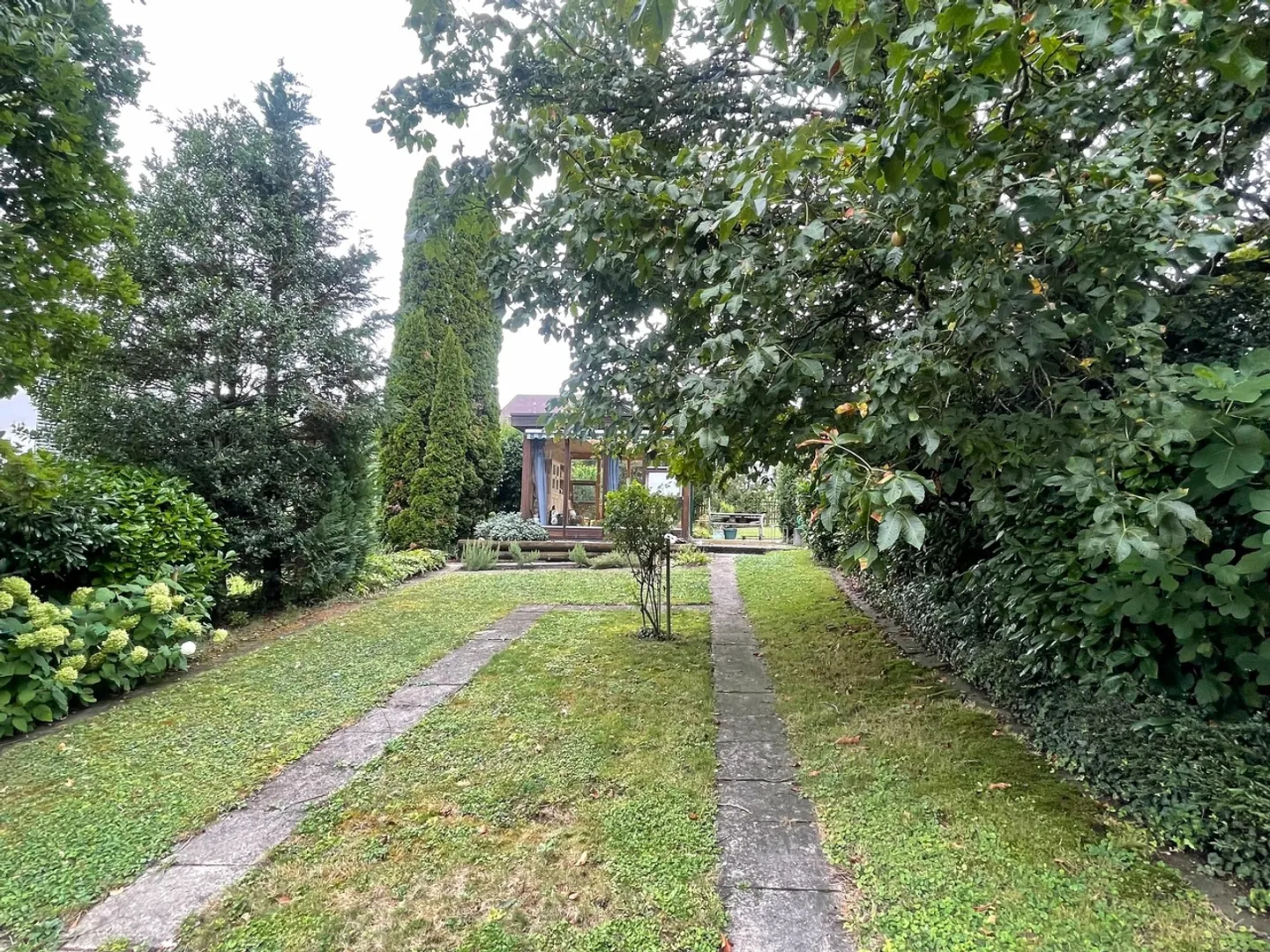 5.5-room single-family house with a separate apartment or building land over 2096m²! - Photo 16 of 19