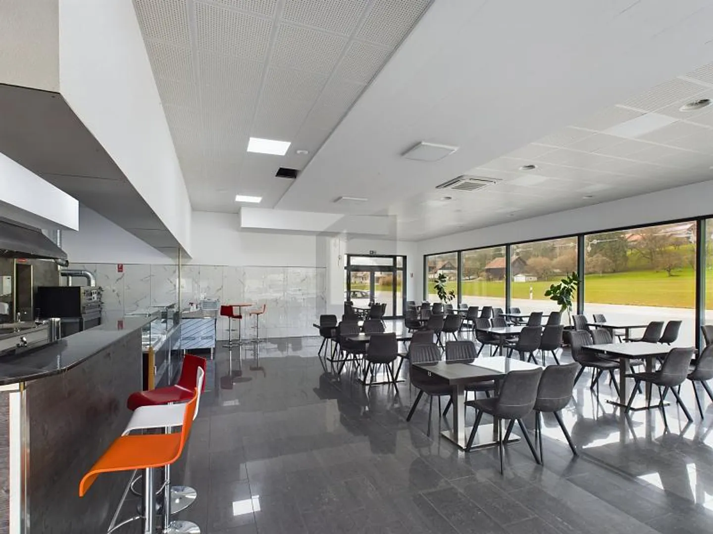 Restaurant 4 rooms - Photo 4 of 6