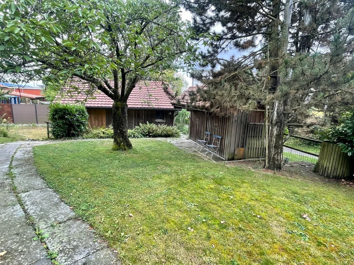 5.5-room single-family house with a separate apartment or building land over 2096m²! - Photo 17 of 19