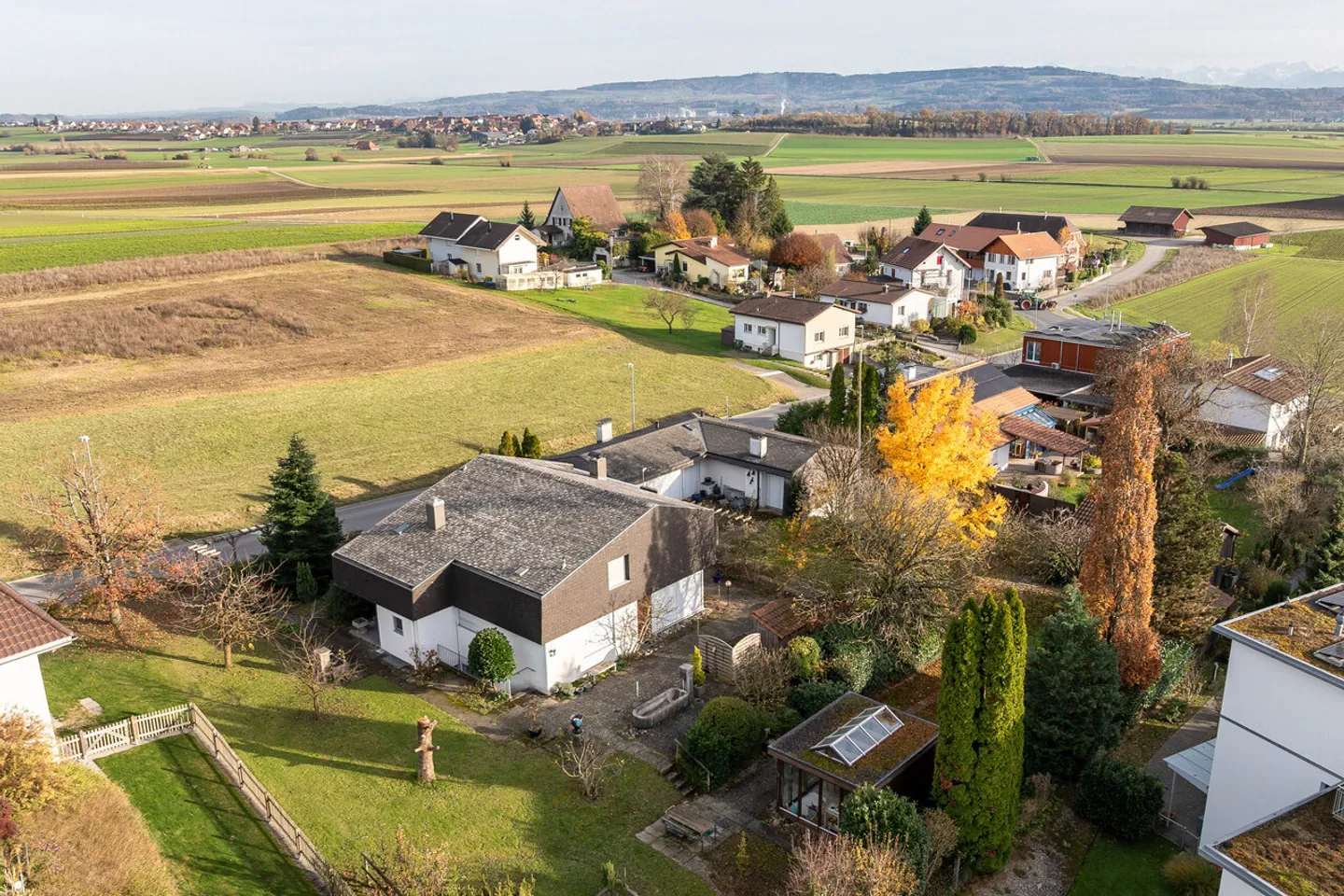 5.5-room single-family house with a separate apartment or building land over 2096m²! - Photo 18 of 19