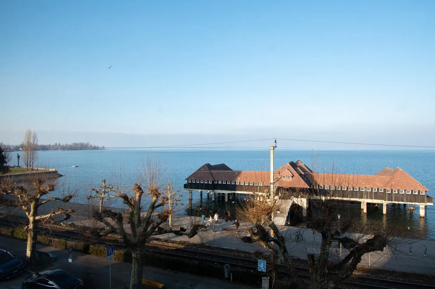 Appartement ensoleillé de 3,5 pièces avec vue sur le lac - Photo 2 sur 13