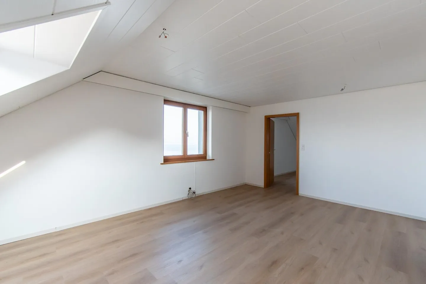 Appartement ensoleillé de 3,5 pièces avec vue sur le lac - Photo 13 sur 13