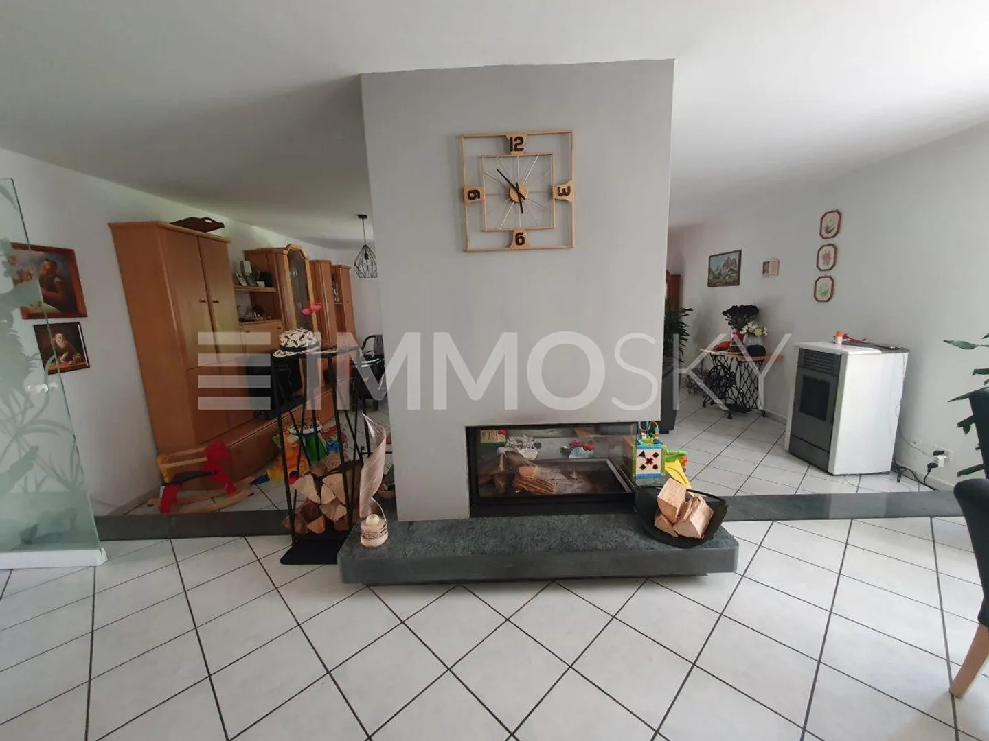 Independent House with Mountain Panorama and Outdoor Spaces - Photo 2 of 5