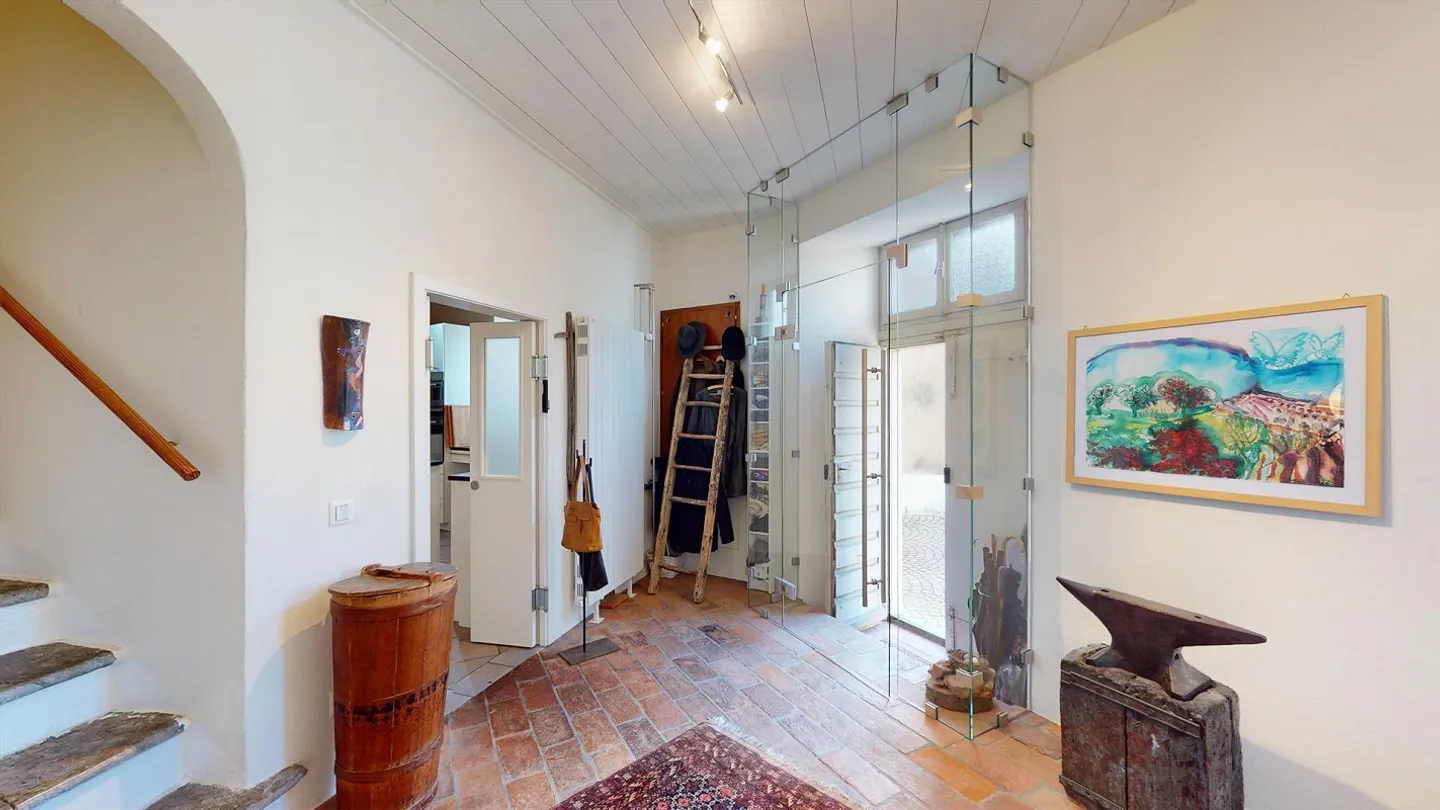 Casa unifamiliare in perfette condizioni. Possibilità di acquistare un terreno edificabile di circa 720 m² - Foto 2 di 30