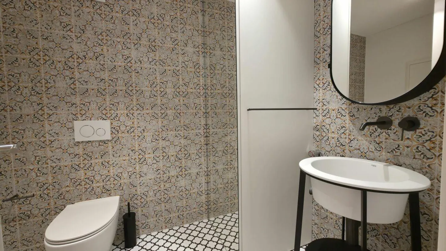 New 2.5 in the city center! - Photo 5 of 11