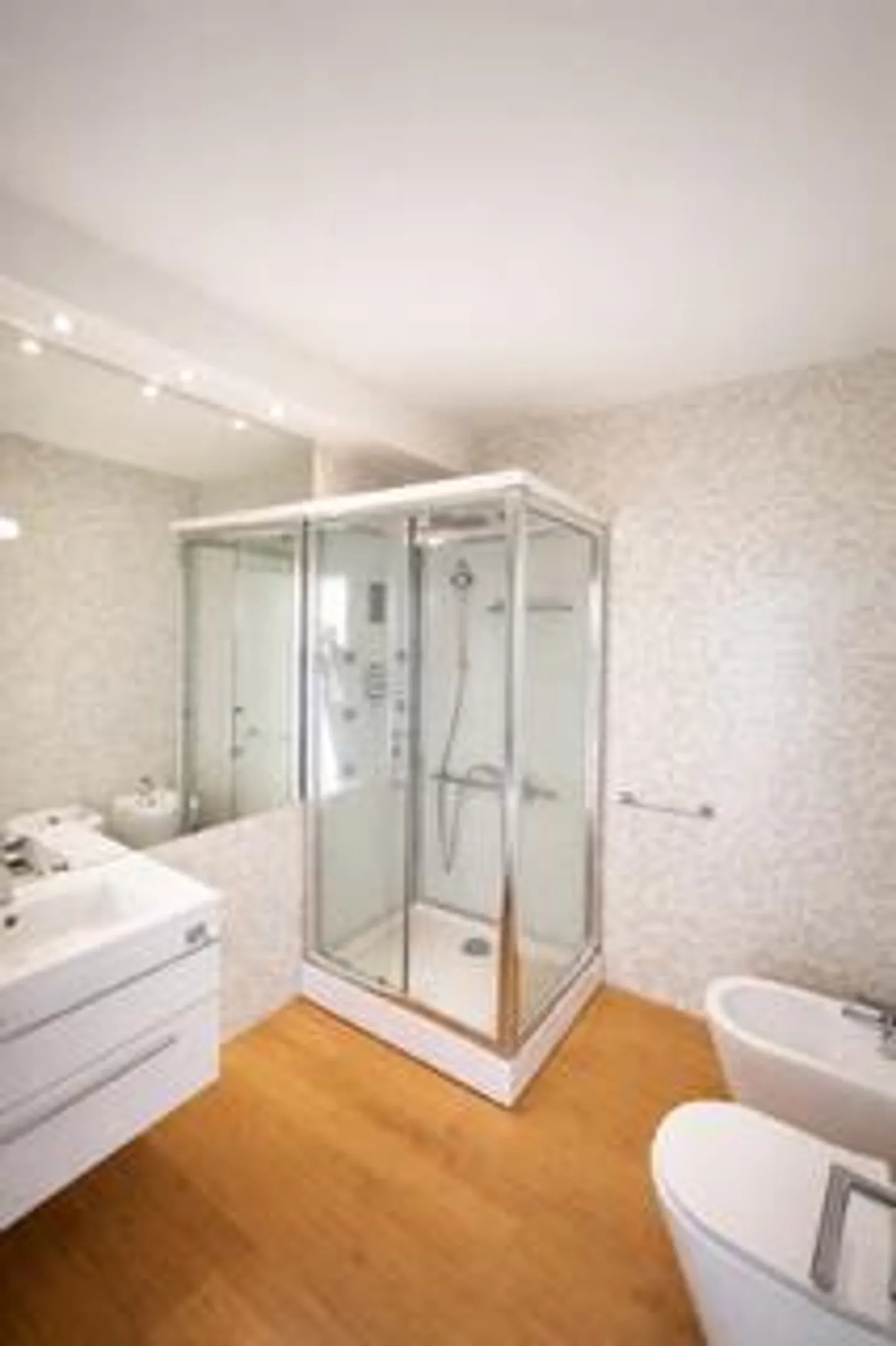Wunderschöne 3,5-Zimmer-Wohnung mit Seeblick in Paradiso - Foto 3 von 5